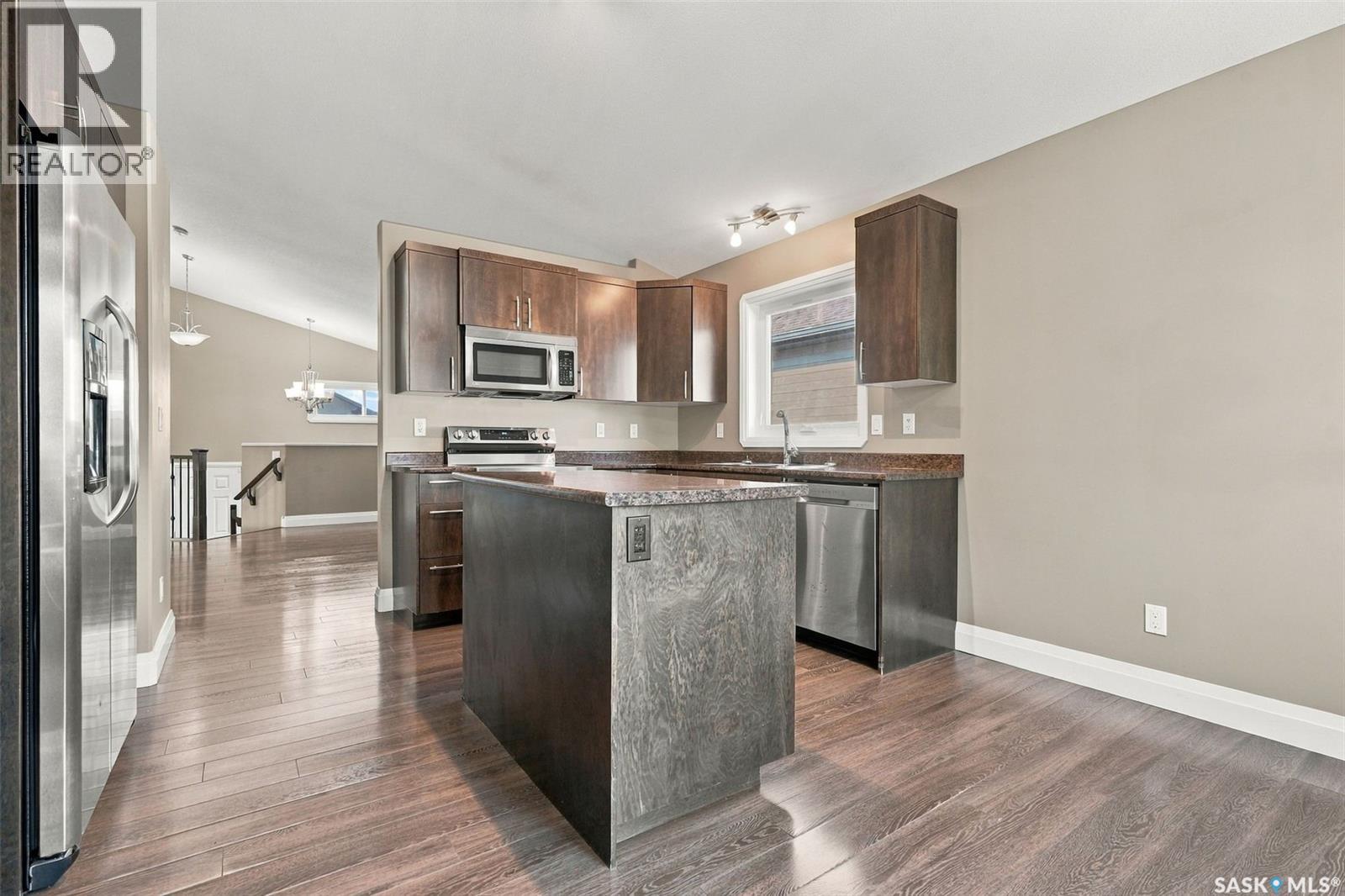 1114 Hargreaves Way, Saskatoon, Saskatchewan  S7R 0H2 - Photo 8 - SK048873