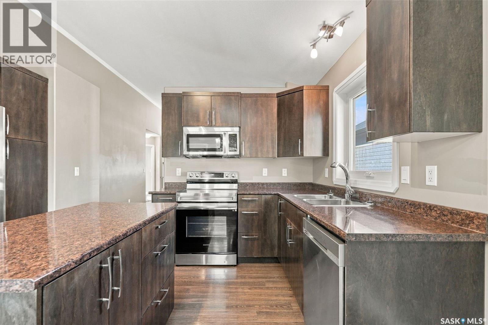 1114 Hargreaves Way, Saskatoon, Saskatchewan  S7R 0H2 - Photo 9 - SK048873