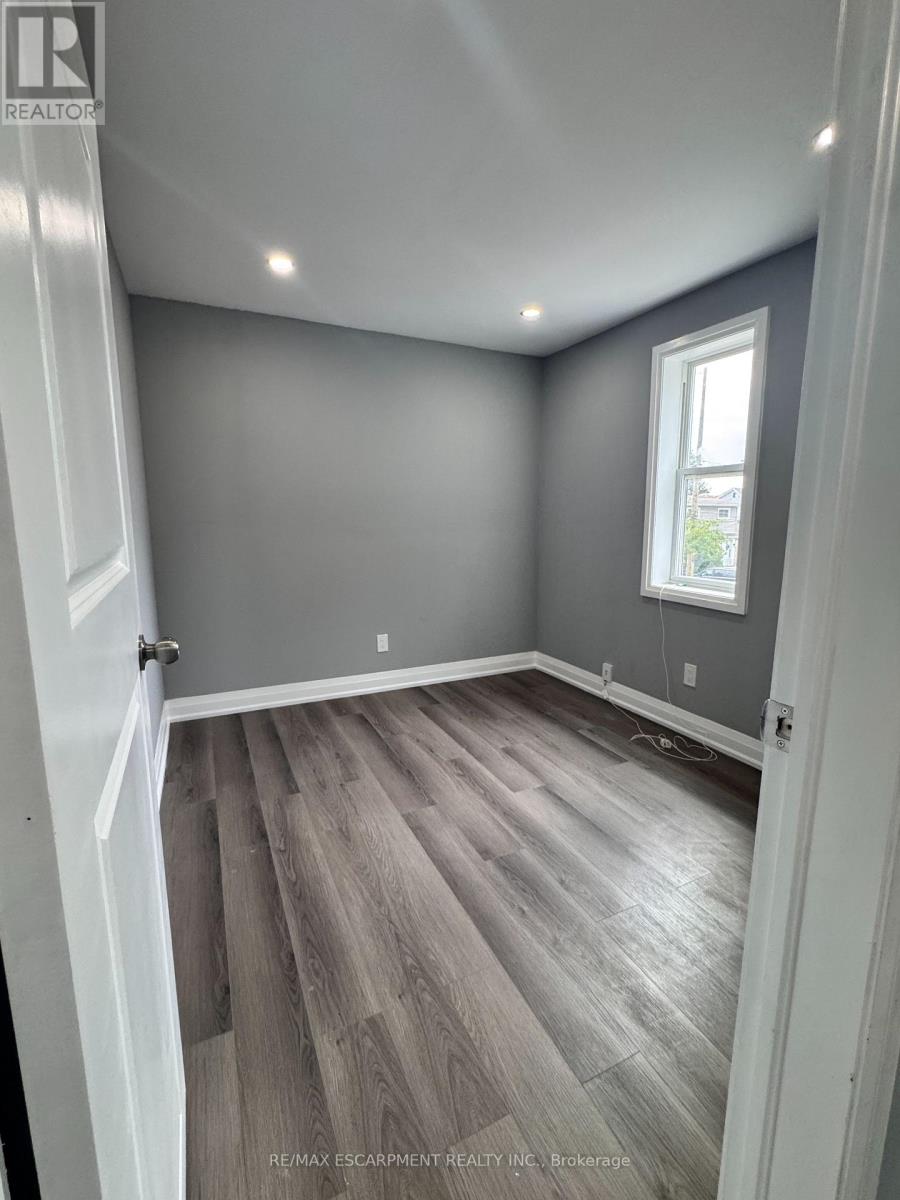 302 Queenston Road, Hamilton, Ontario  L8K 1H1 - Photo 7 - X13804060