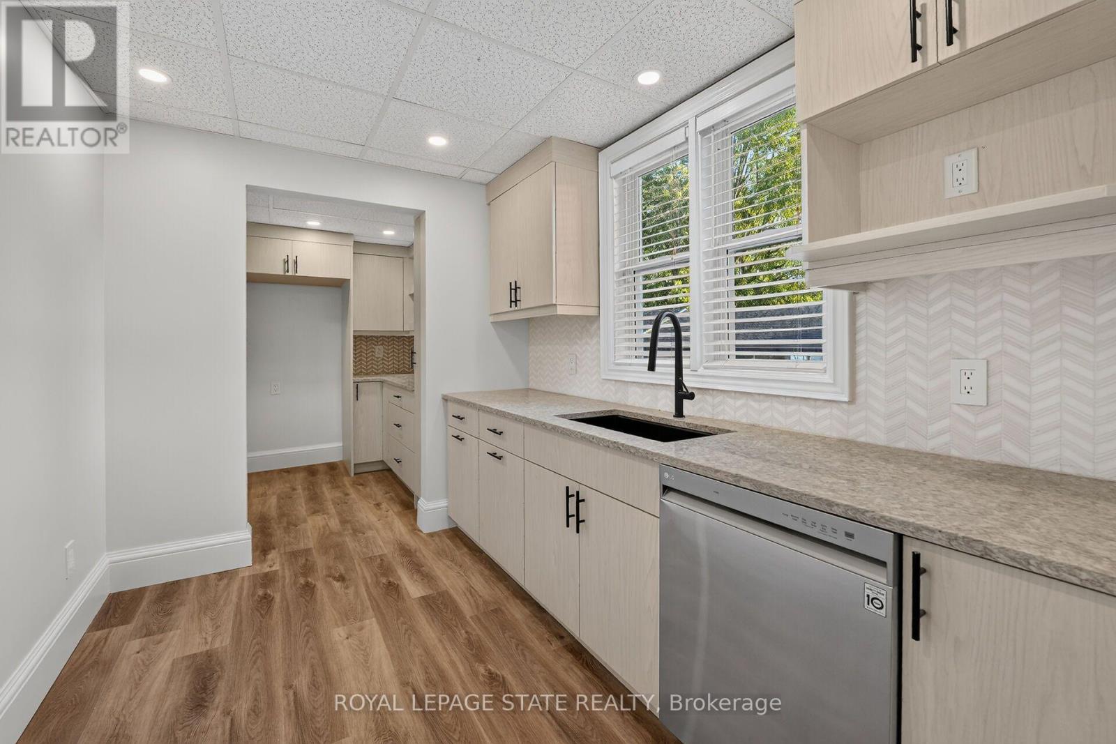 42 Ontario Street, Grimsby, Ontario  L3M 3H1 - Photo 14 - X13804298