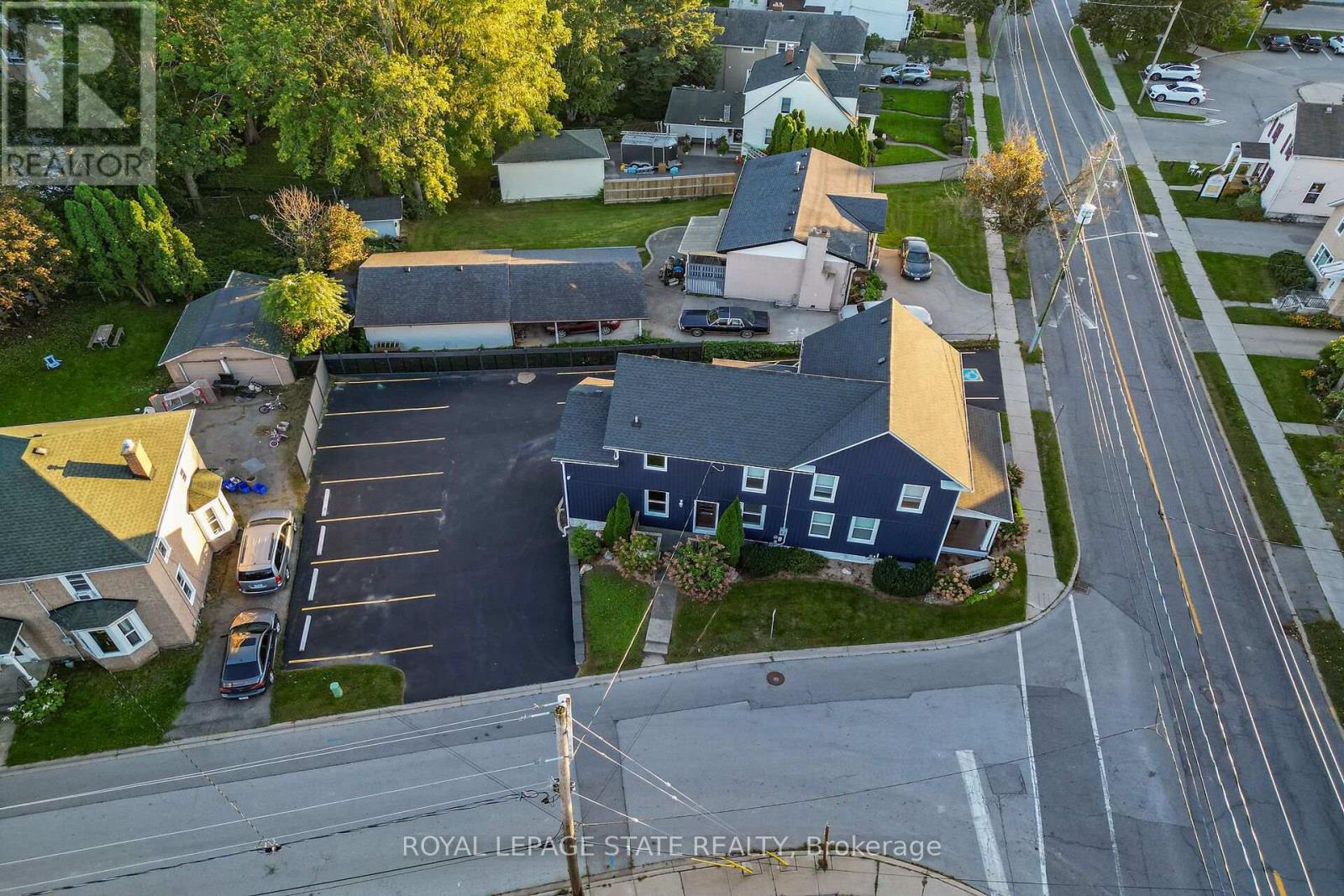 42 Ontario Street, Grimsby, Ontario  L3M 3H1 - Photo 3 - X13804298