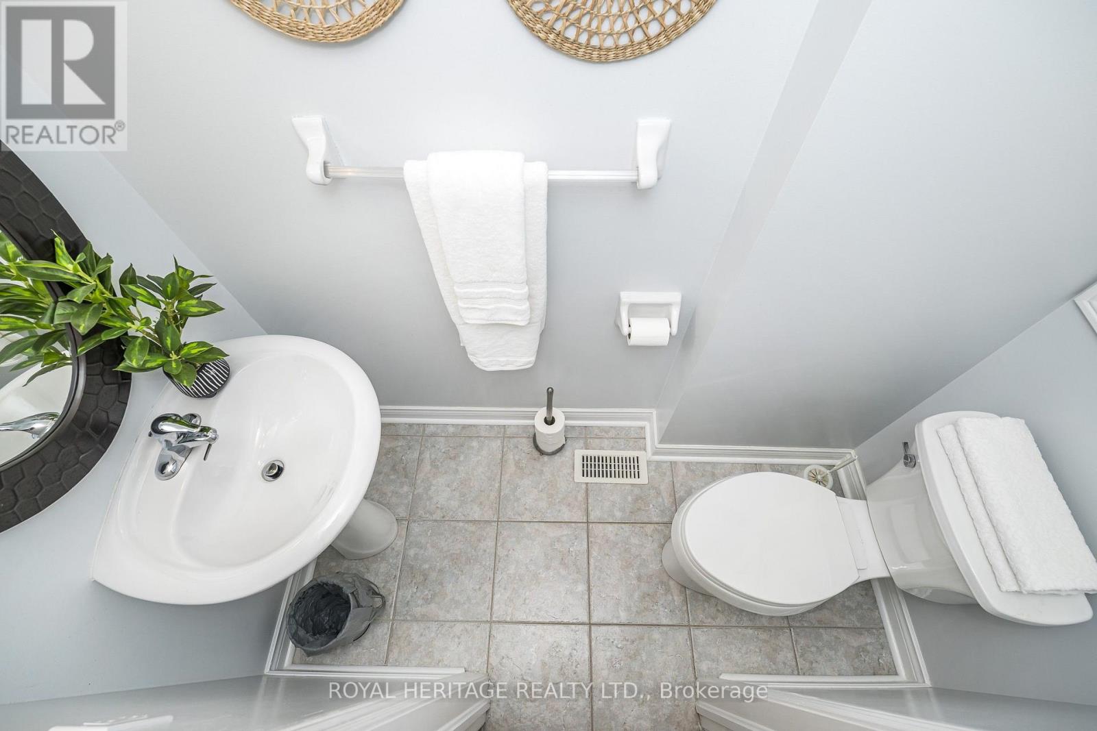 34 Gateway Court, Whitby, Ontario  L1R 3M9 - Photo 7 - E13802310