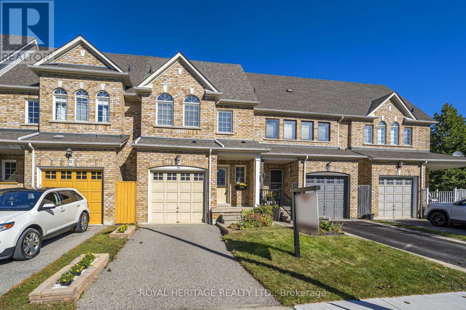 34 GATEWAY COURT, Whitby, Ontario
