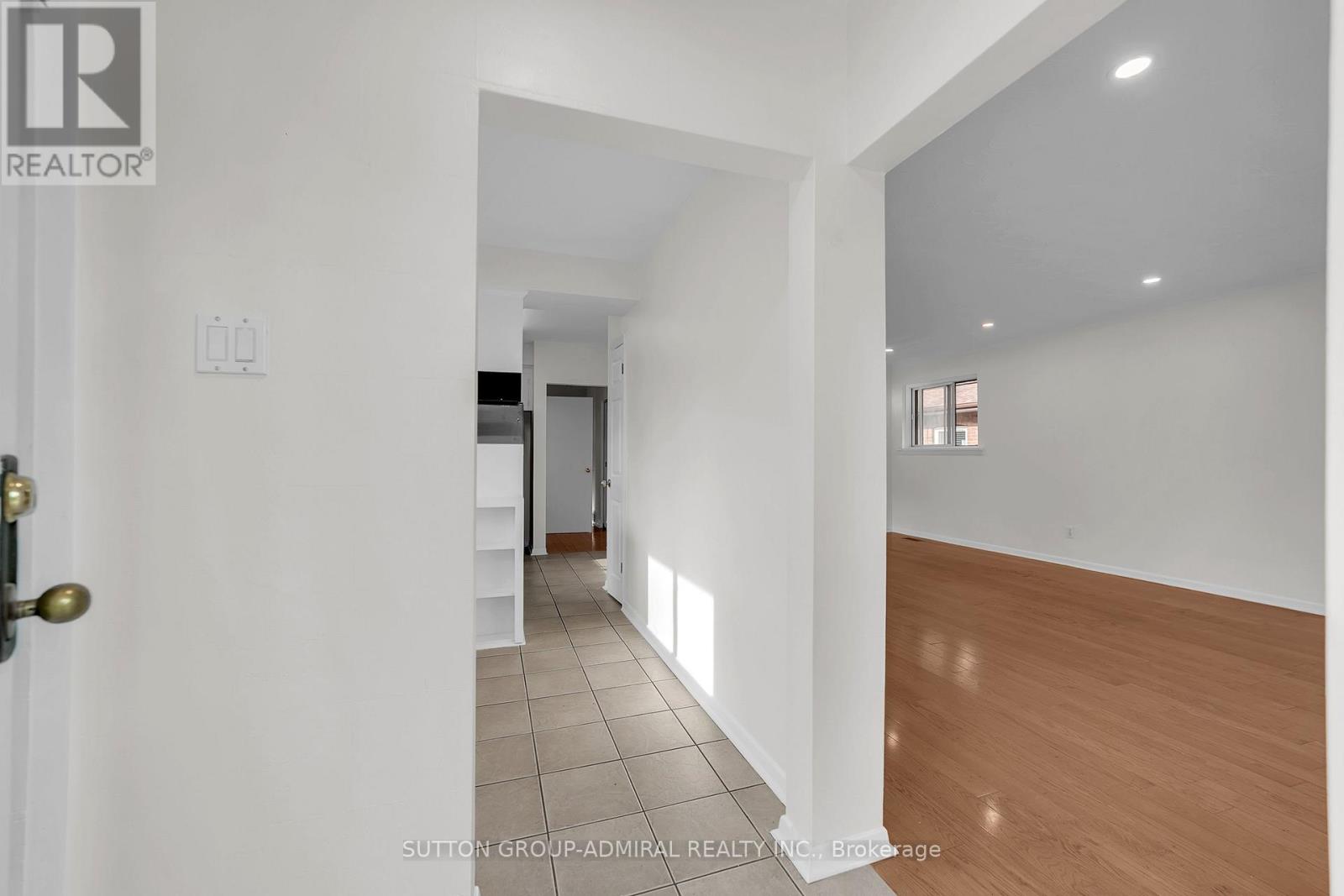 58 Rochman Boulevard E, Toronto, Ontario  M1H 1S2 - Photo 5 - E13803988