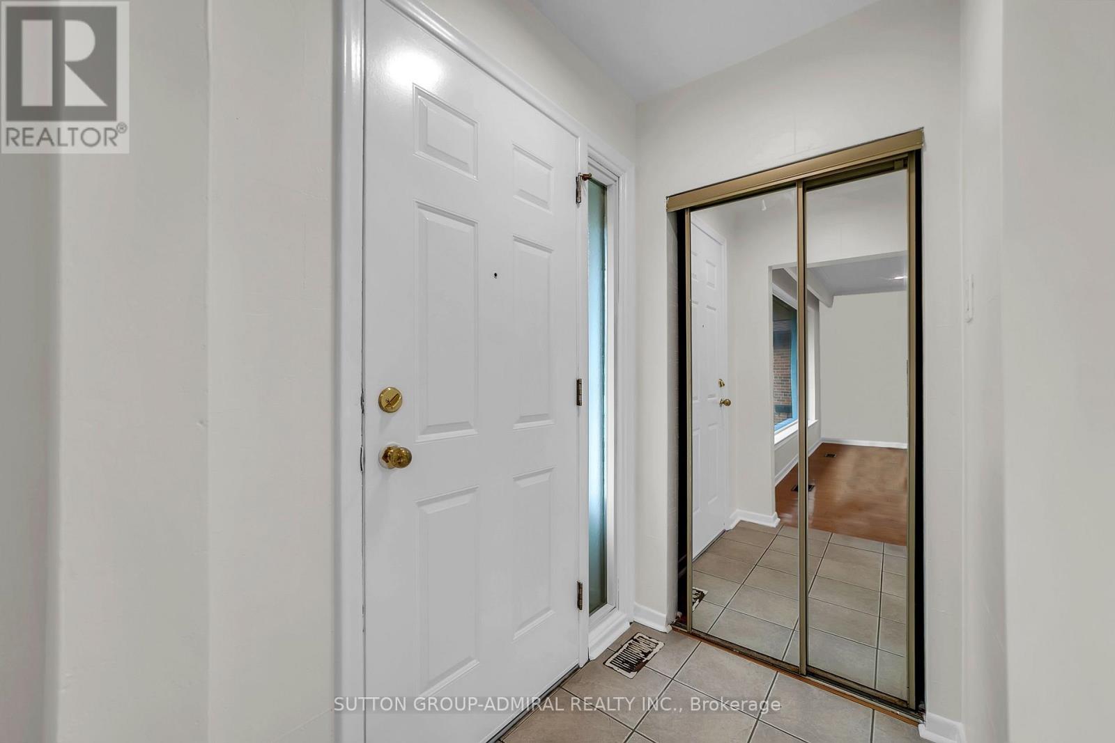 58 Rochman Boulevard E, Toronto, Ontario  M1H 1S2 - Photo 6 - E13803988
