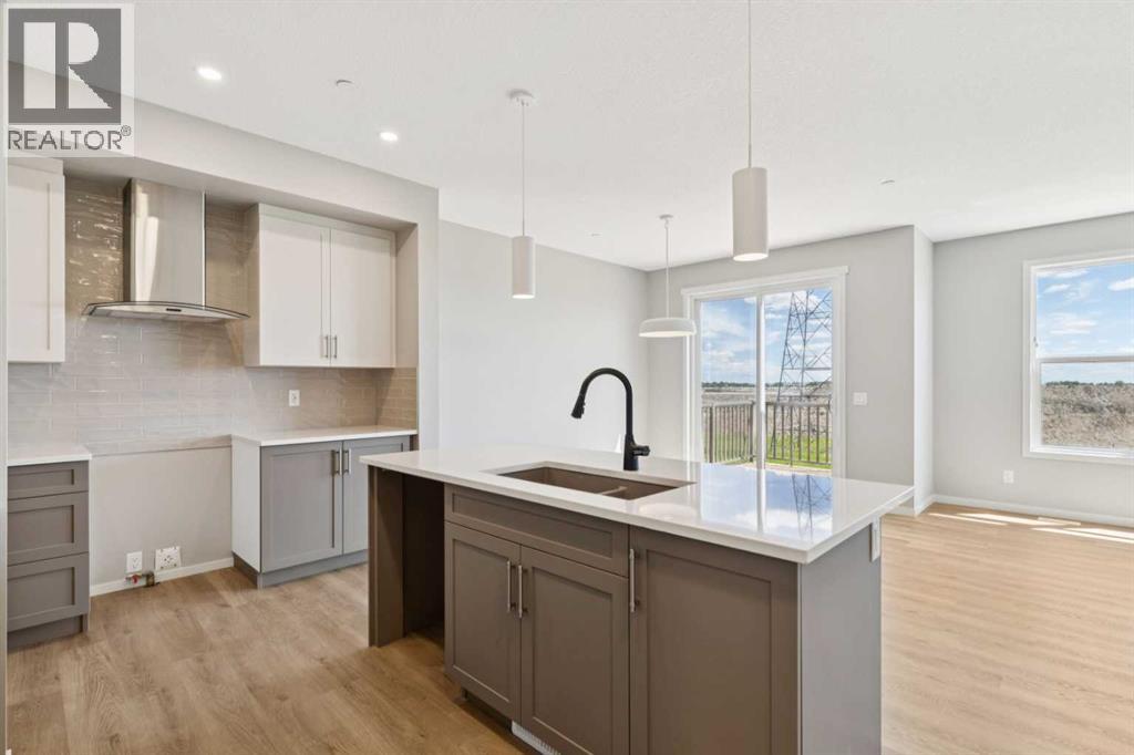 386 Hotchkiss Manor SE, Calgary, Alberta  T3S 0J9 - Photo 6 - A2321204