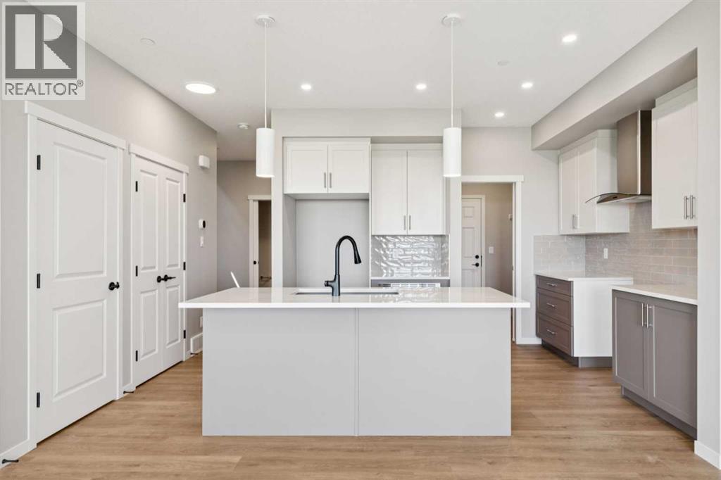 386 Hotchkiss Manor SE, Calgary, Alberta  T3S 0J9 - Photo 8 - A2321204