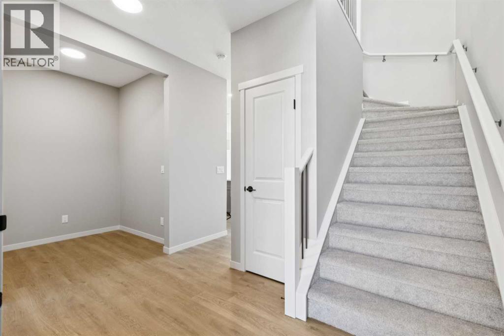 386 Hotchkiss Manor SE, Calgary, Alberta  T3S 0J9 - Photo 2 - A2321204