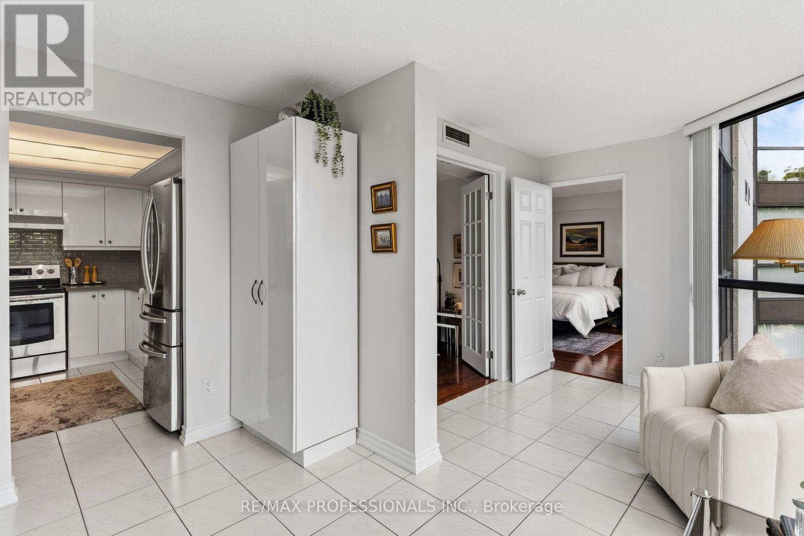 403 - 1111 Bough Beeches Boulevard, Mississauga, Ontario  L4W 4N1 - Photo 19 - W13804036