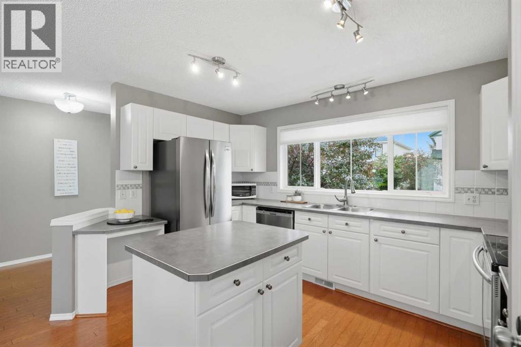 54 Tuscany Valley Heights NW, Calgary, Alberta  T3L 2E7 - Photo 4 - A2342179
