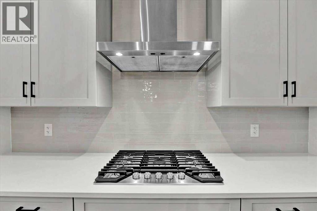 75 Versant Rise SW, Calgary, Alberta  T2Y 0Z1 - Photo 9 - A2345854