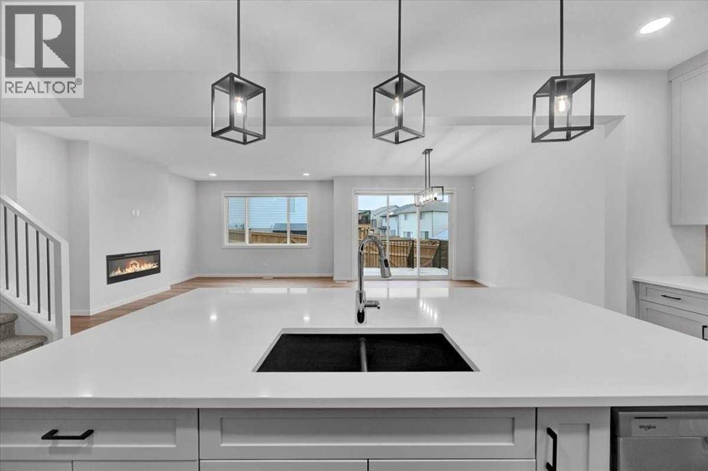 75 Versant Rise SW, Calgary, Alberta  T2Y 0Z1 - Photo 10 - A2345854