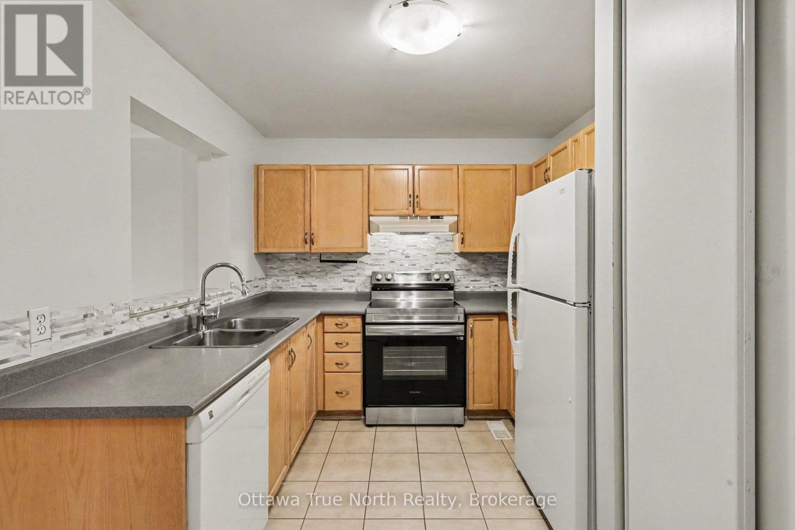 19 Kalbrook Street, Ottawa, Ontario  K2T 1A8 - Photo 4 - X13804414
