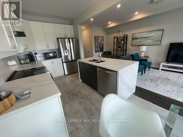 4839 Pettit Avenue, Niagara Falls, Ontario  L2E 0B7 - Photo 6 - X13804426