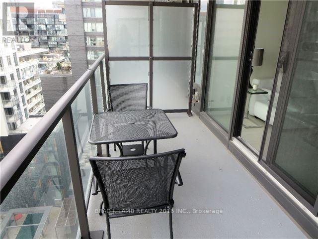1212 - 111 Bathurst Street, Toronto, Ontario  M5V 2R1 - Photo 5 - C13804400