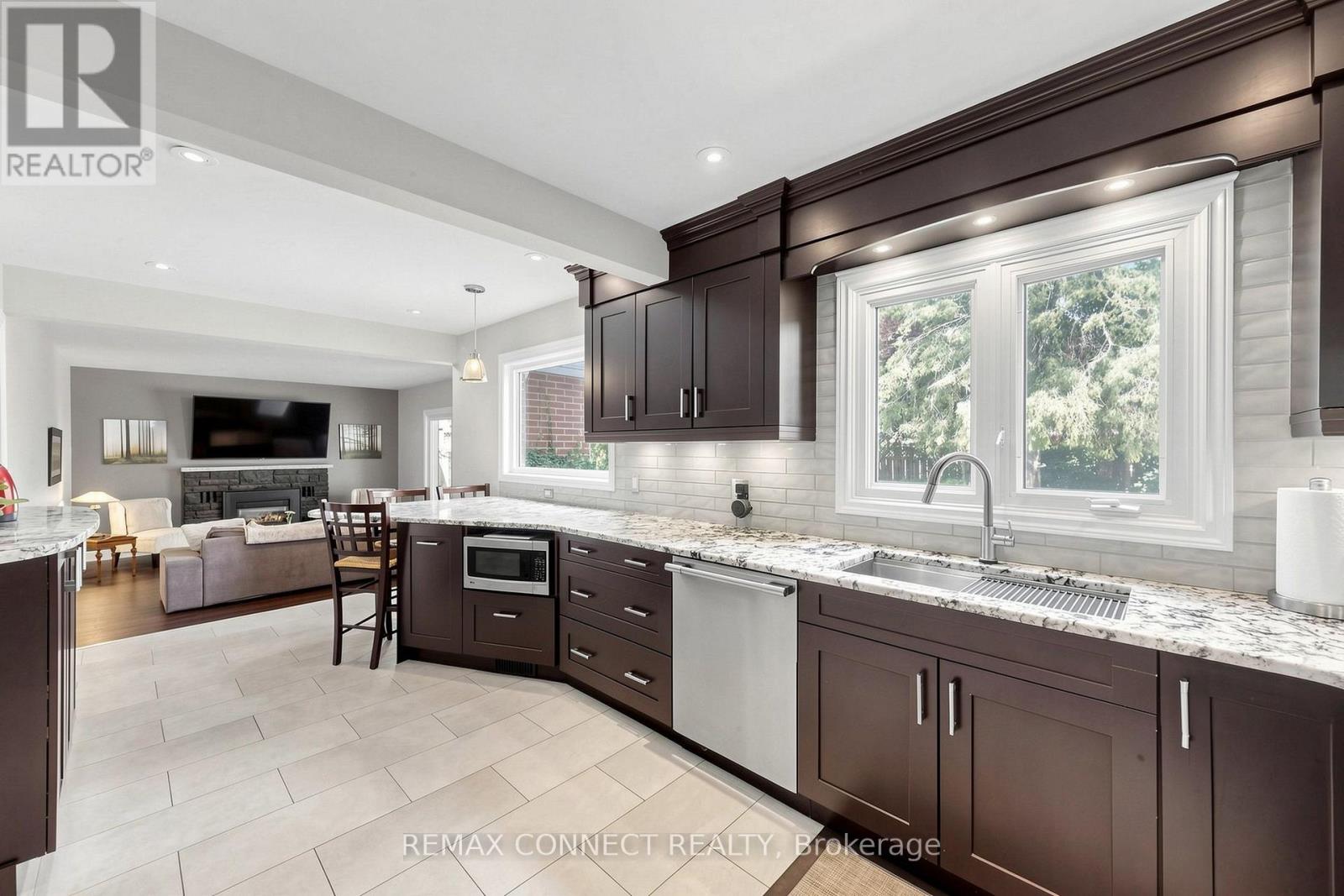 15 Satchell Boulevard, Toronto, Ontario  M1C 3B3 - Photo 7 - E13804368