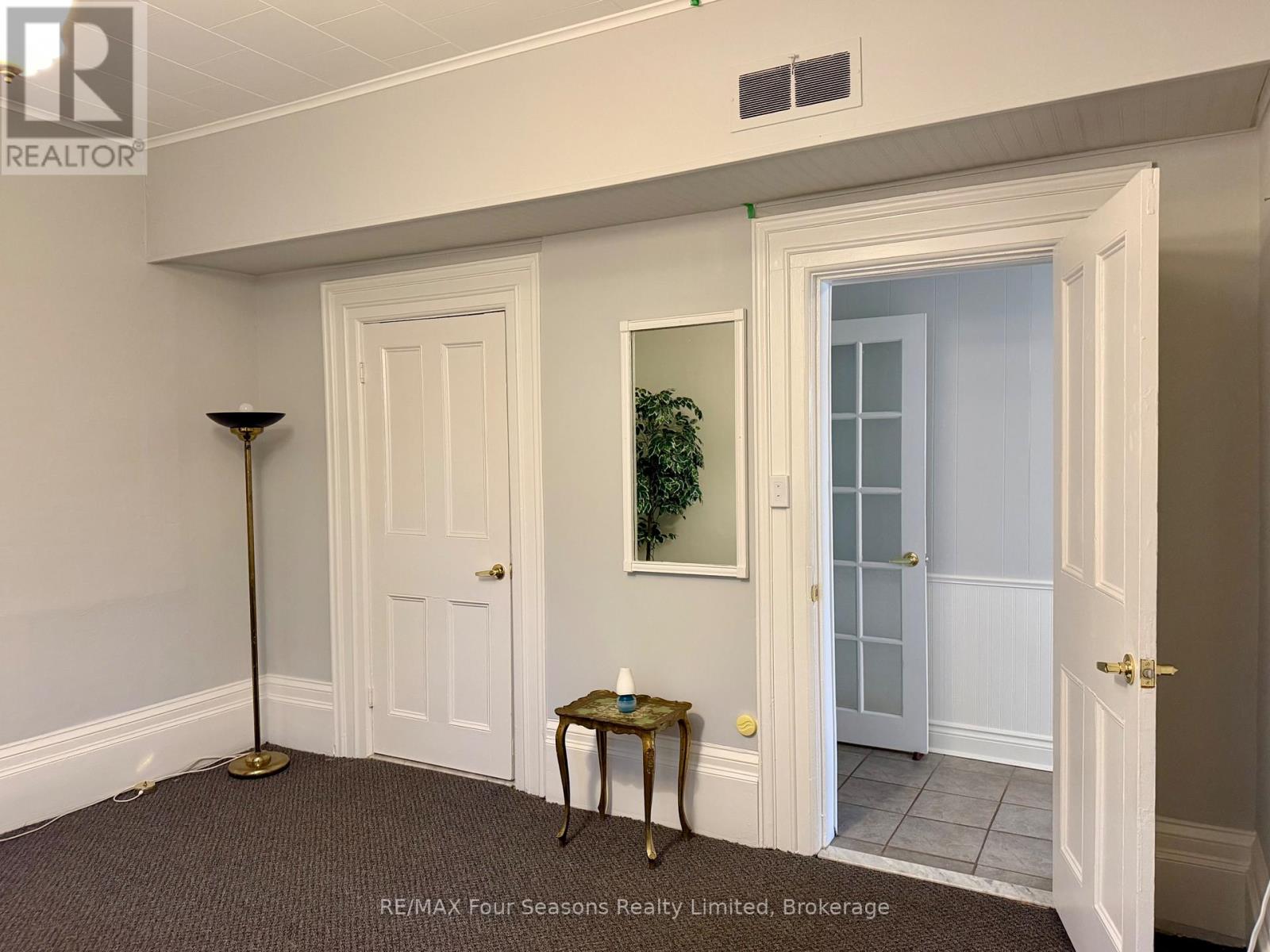 Main Level - 7343 26 Highway, Clearview, Ontario  L0M 1S0 - Photo 16 - S13804382