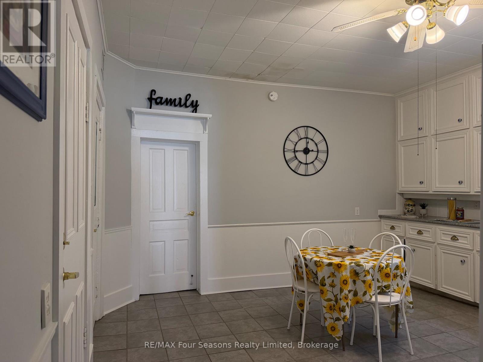 Main Level - 7343 26 Highway, Clearview, Ontario  L0M 1S0 - Photo 19 - S13804382
