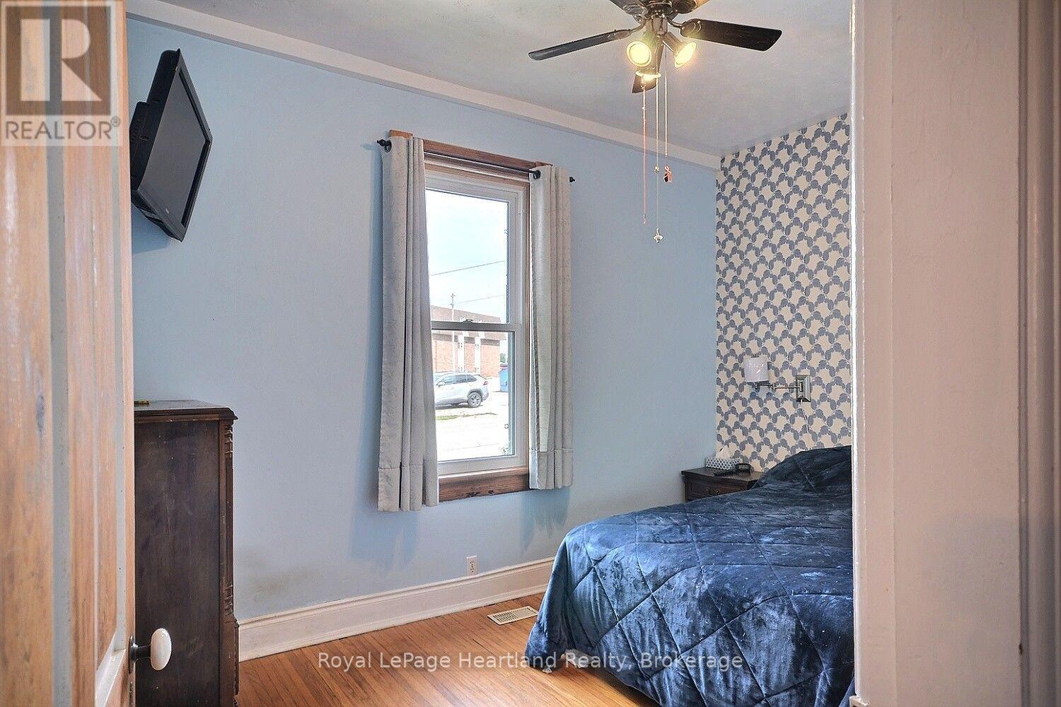 32 Rattenbury Street W, Central Huron (Clinton), Ontario  N0M 1L0 - Photo 13 - X13804334