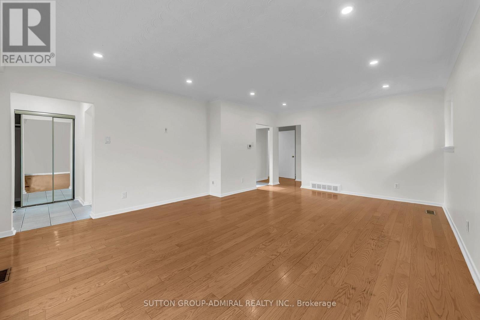 58 Rochman Boulevard E, Toronto, Ontario  M1H 1S2 - Photo 9 - E13803988