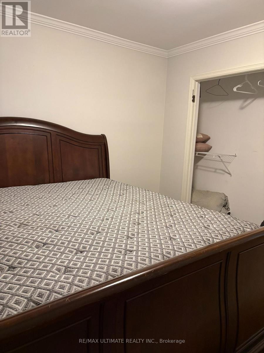 56 Glenhaven Street, Toronto, Ontario  M6M 3M3 - Photo 14 - W13804350
