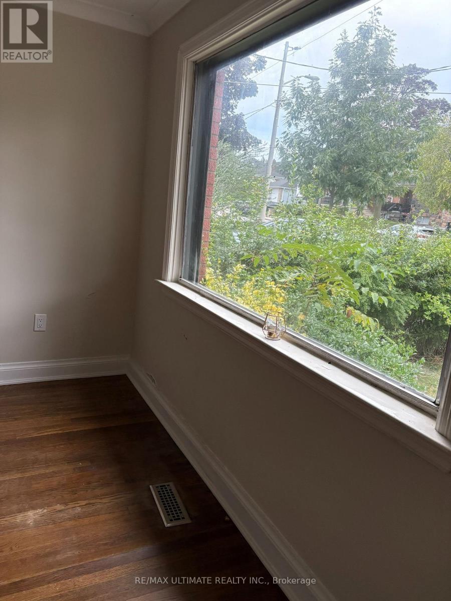 56 Glenhaven Street, Toronto, Ontario  M6M 3M3 - Photo 9 - W13804350