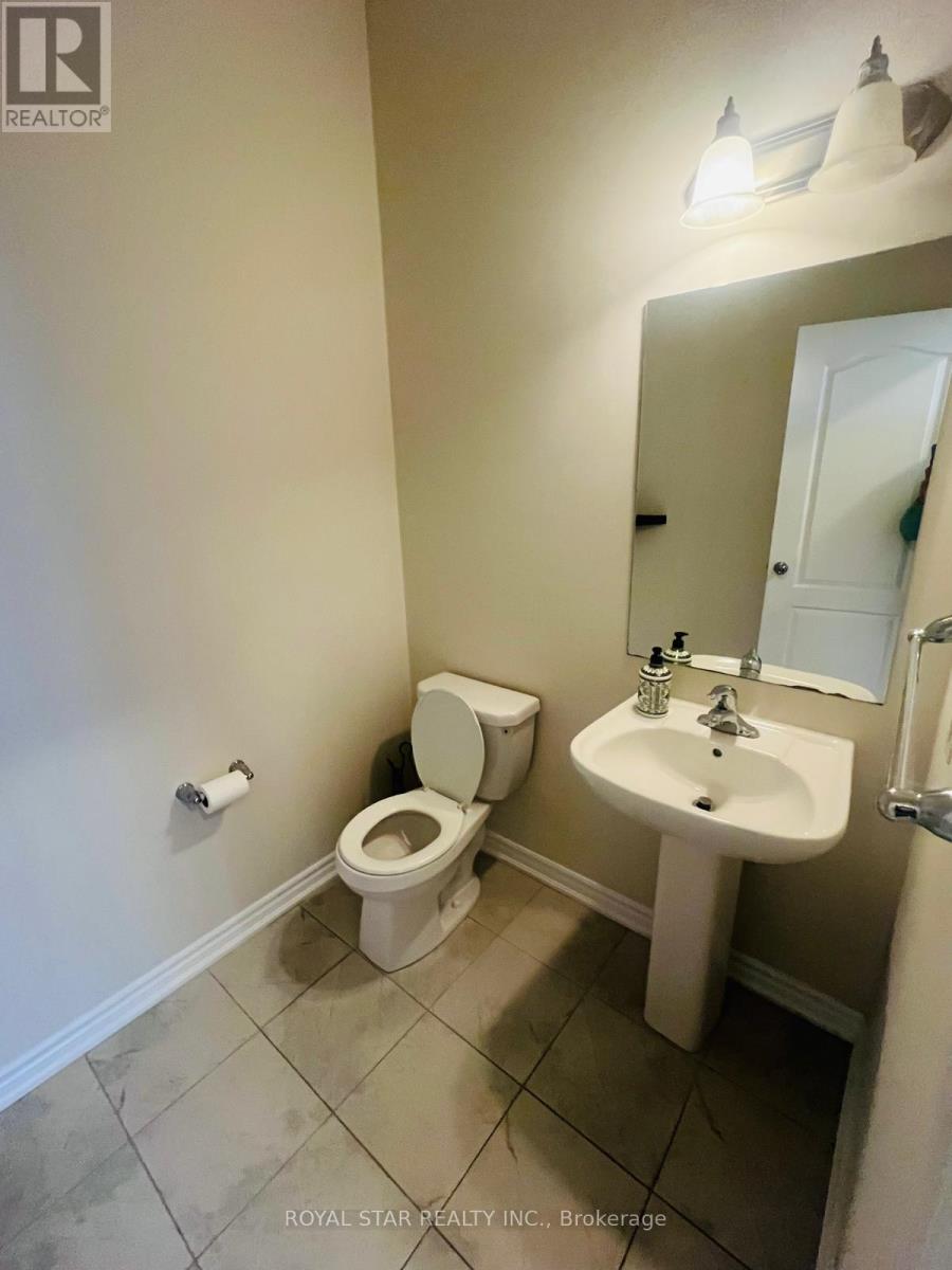 Upper - 121 Bonnieglen Farm Boulevard, Caledon, Ontario  L7C 4B8 - Photo 20 - W13804374