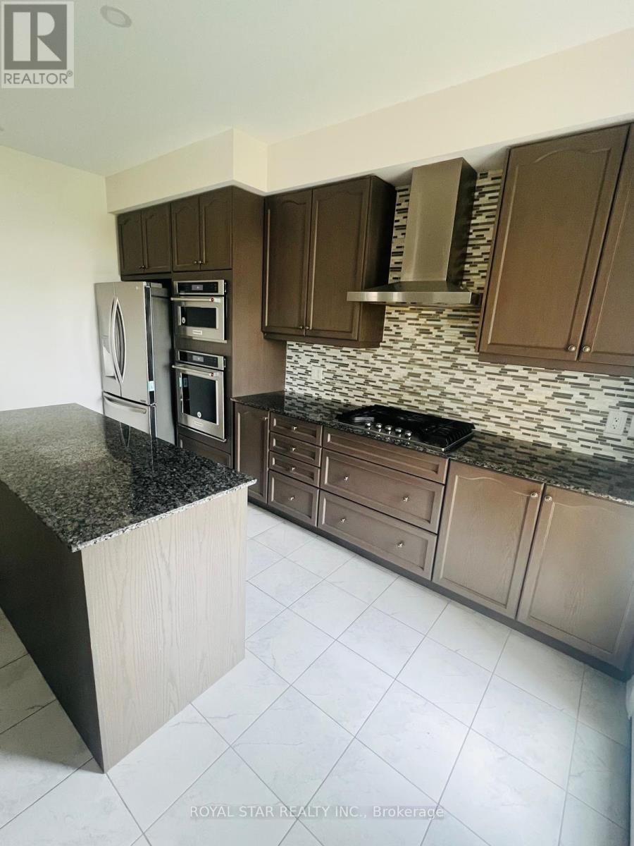 Upper - 121 Bonnieglen Farm Boulevard, Caledon, Ontario  L7C 4B8 - Photo 21 - W13804374