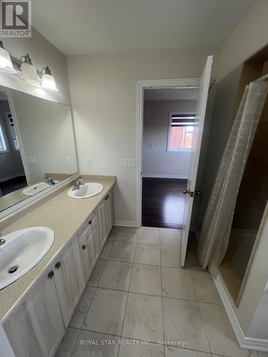 Upper - 121 Bonnieglen Farm Boulevard, Caledon, Ontario  L7C 4B8 - Photo 24 - W13804374