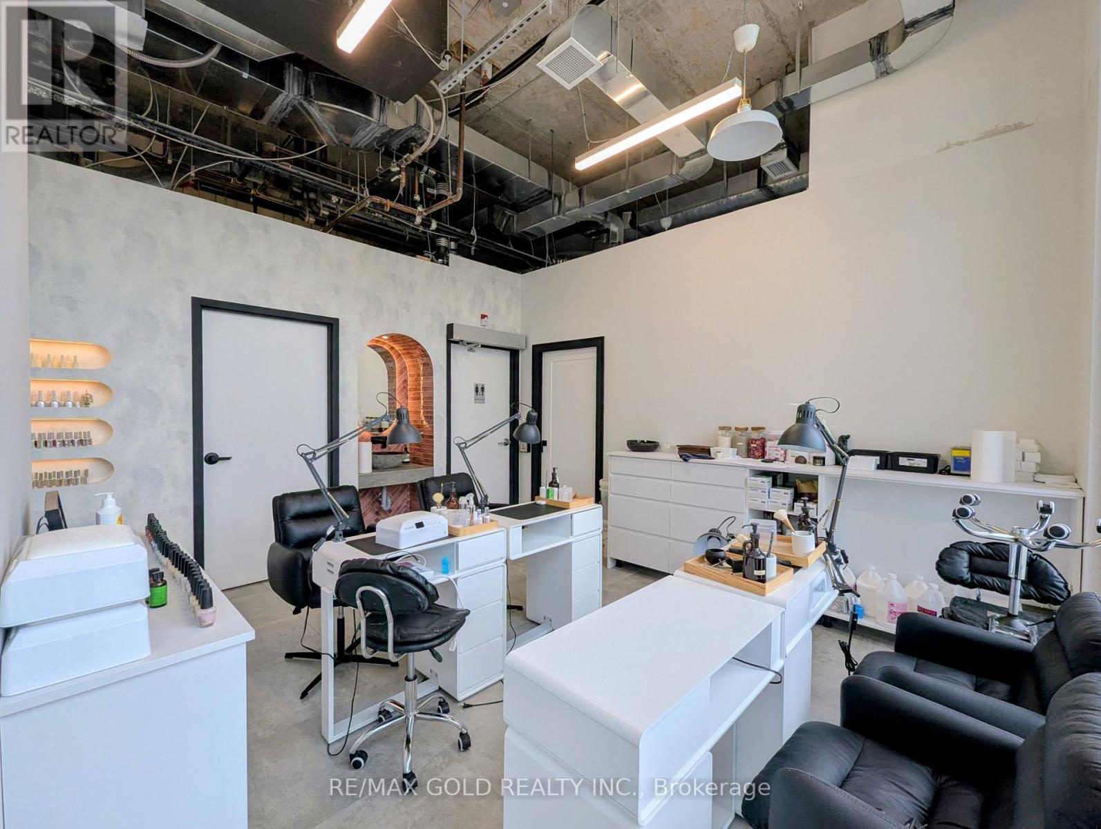 691 The Queensway, Toronto, Ontario  M8Y 3A6 - Photo 10 - W13804388