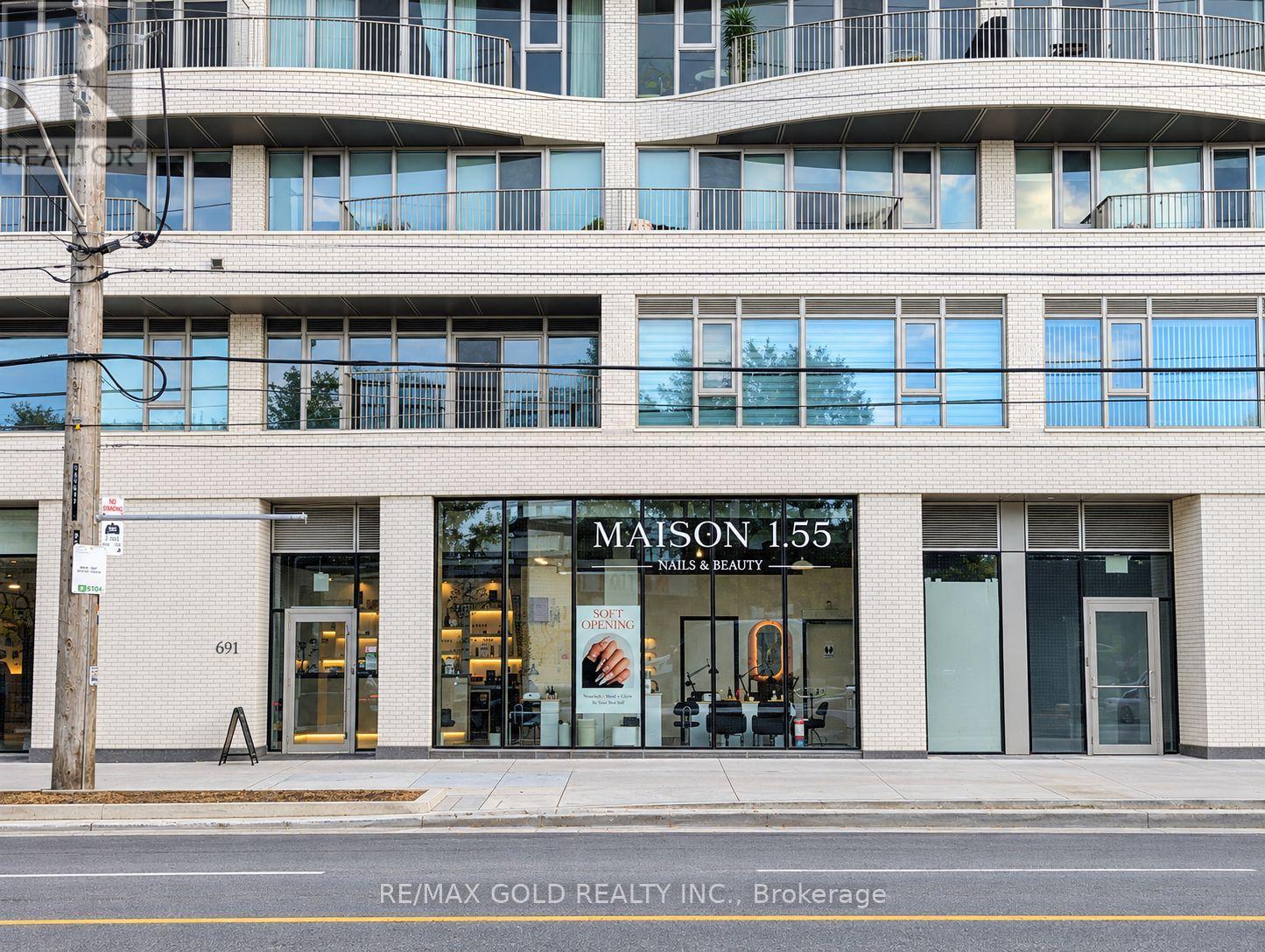 691 The Queensway, Toronto, Ontario  M8Y 3A6 - Photo 2 - W13804388