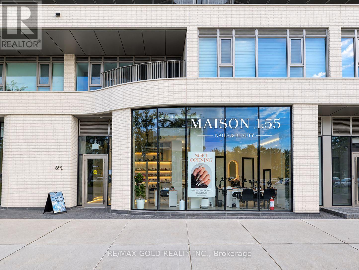 691 The Queensway, Toronto, Ontario  M8Y 3A6 - Photo 3 - W13804388