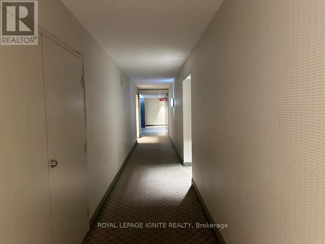 407 - 20 Speers Road, Oakville (Co Central), Ontario  L6K 3R5 - Photo 3 - W13804394