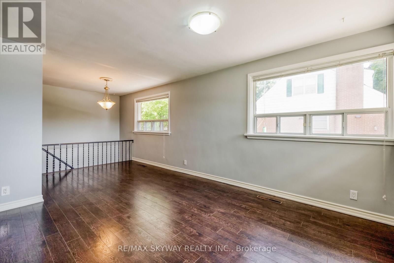 Upper - 279 Elmwood Crescent, Milton, Ontario  L9T 1C3 - Photo 12 - W13804398