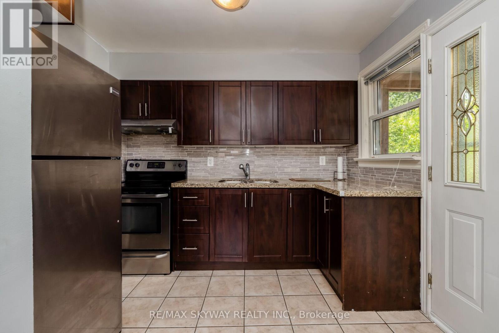 Upper - 279 Elmwood Crescent, Milton, Ontario  L9T 1C3 - Photo 13 - W13804398