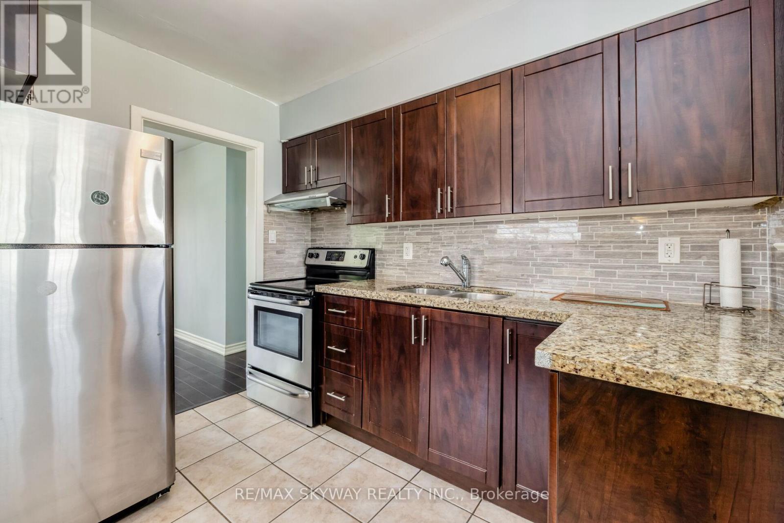Upper - 279 Elmwood Crescent, Milton, Ontario  L9T 1C3 - Photo 14 - W13804398