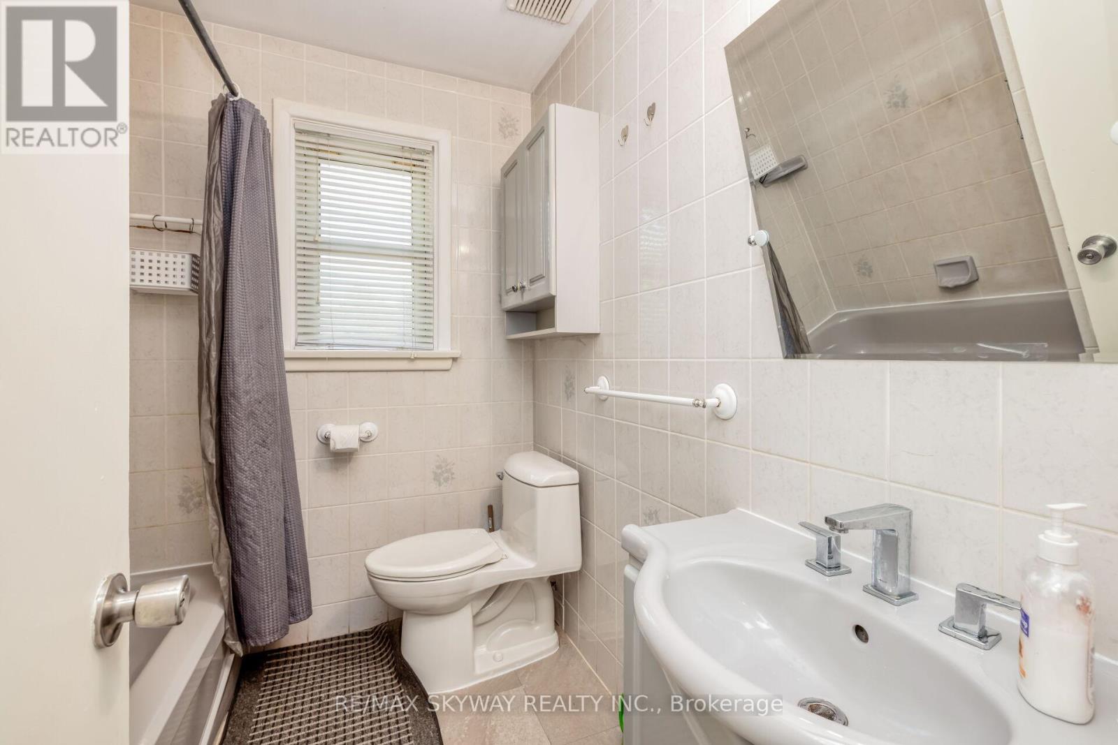 Upper - 279 Elmwood Crescent, Milton, Ontario  L9T 1C3 - Photo 22 - W13804398