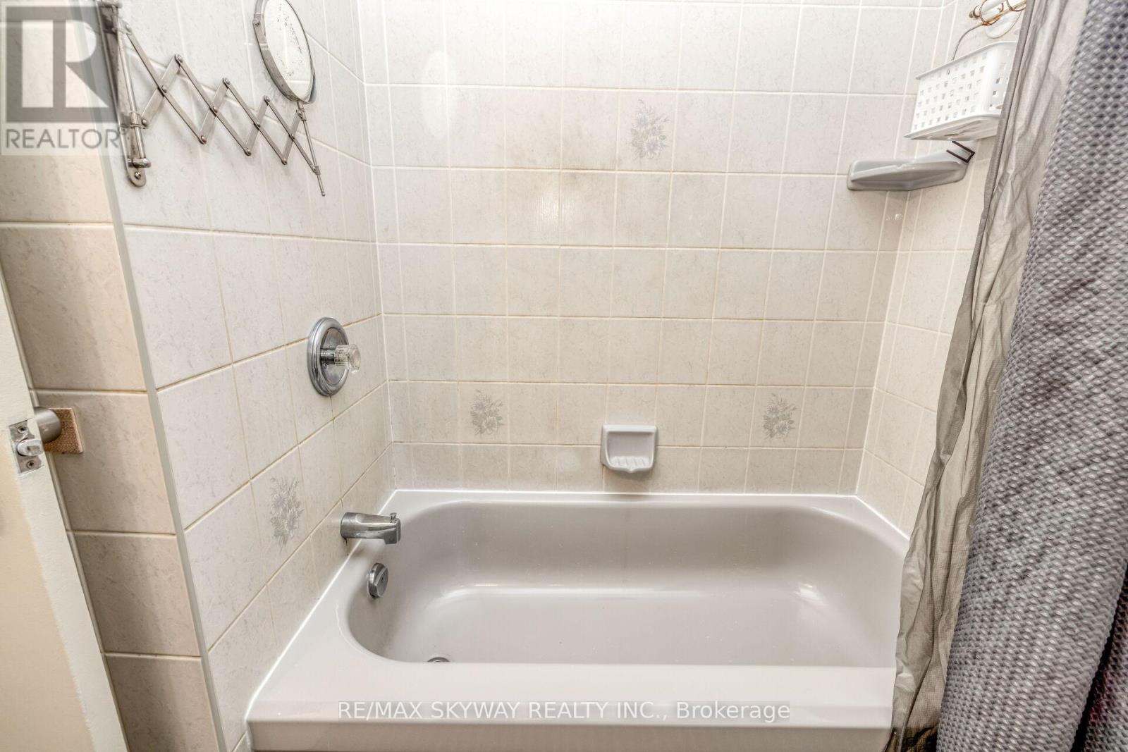 Upper - 279 Elmwood Crescent, Milton, Ontario  L9T 1C3 - Photo 23 - W13804398