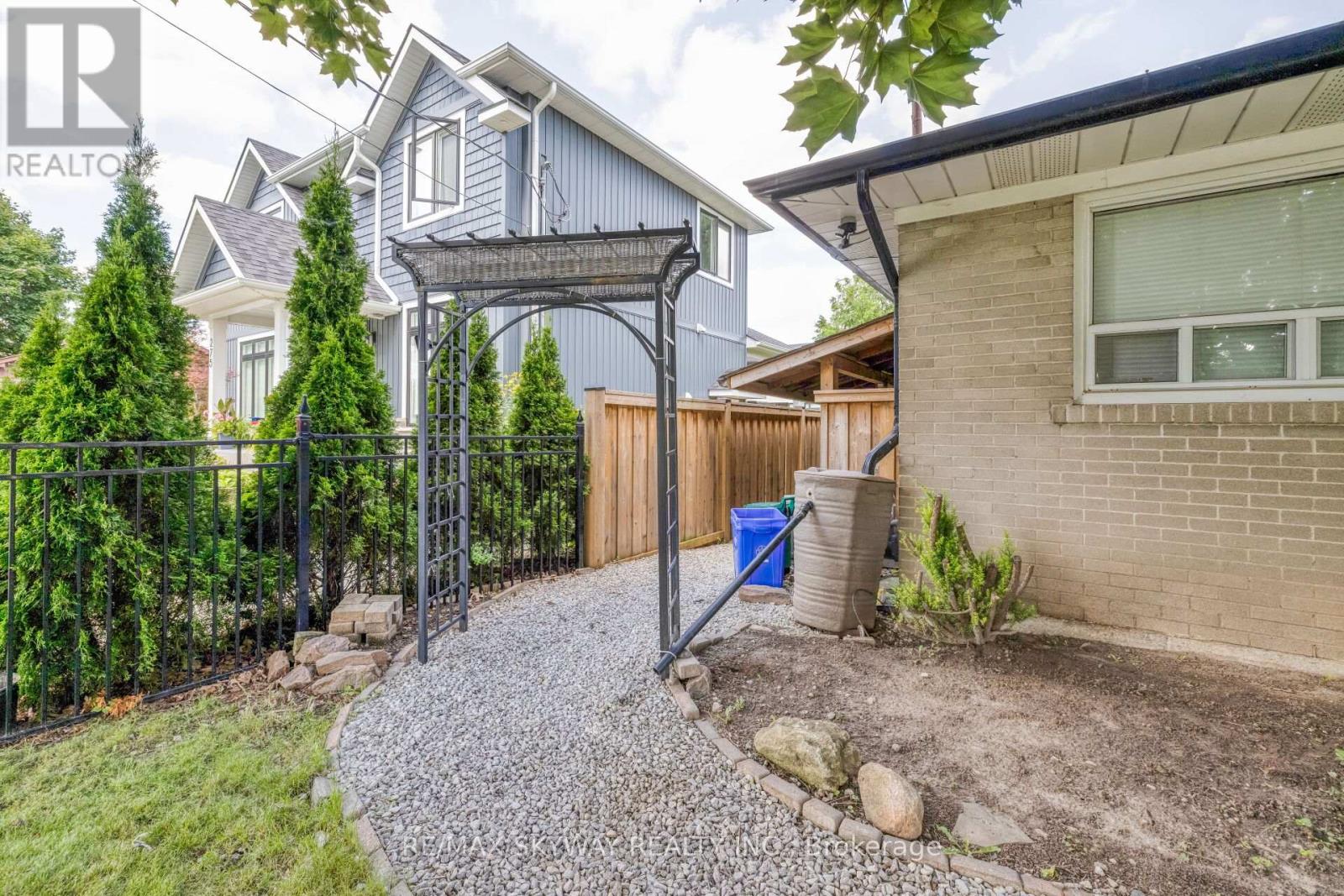 Upper - 279 Elmwood Crescent, Milton, Ontario  L9T 1C3 - Photo 30 - W13804398