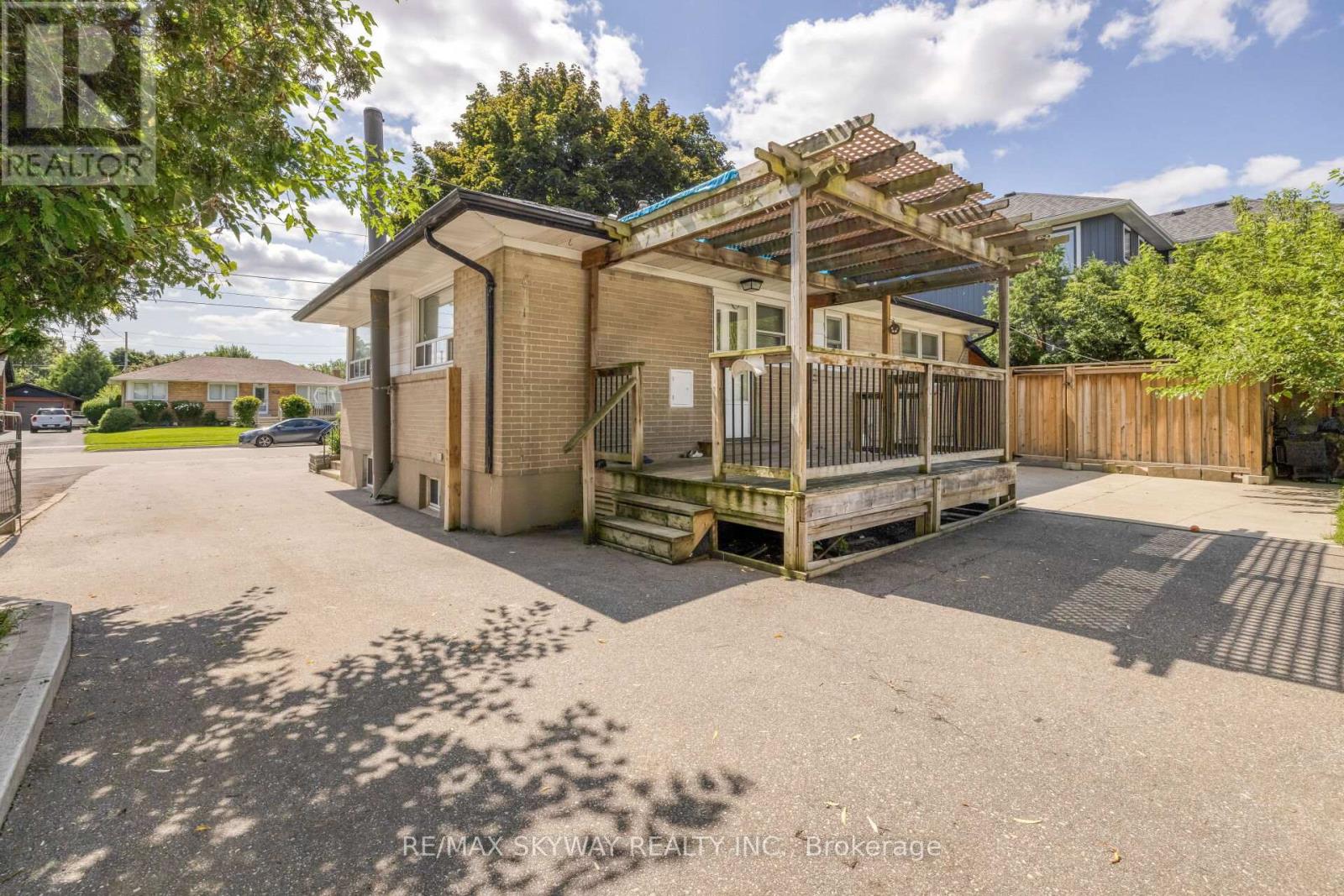Upper - 279 Elmwood Crescent, Milton, Ontario  L9T 1C3 - Photo 31 - W13804398