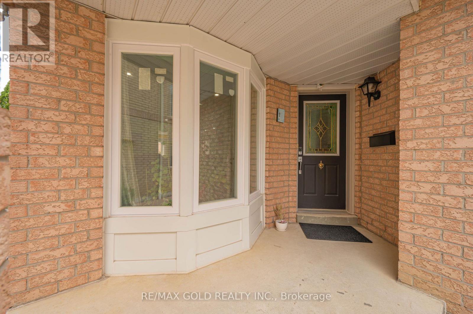 5261 River Forest Court, Mississauga, Ontario  L5V 2C7 - Photo 7 - W13804406