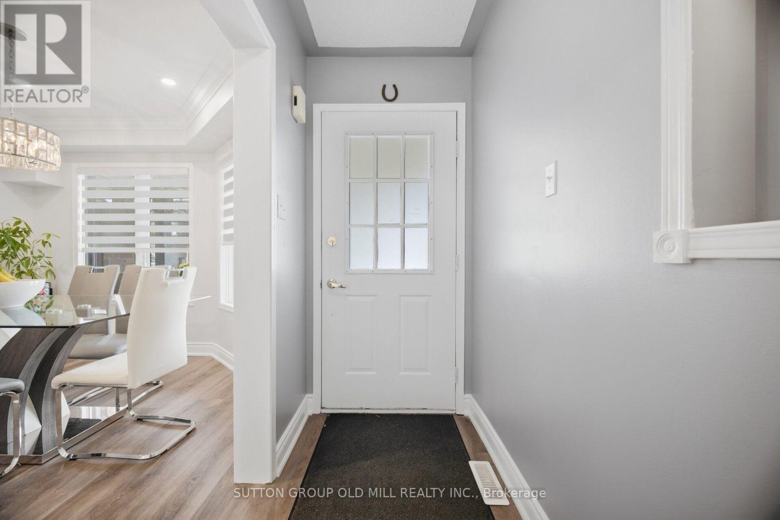 5318 Bushelgrove Circle, Mississauga, Ontario  L5M 6C6 - Photo 7 - W13804418