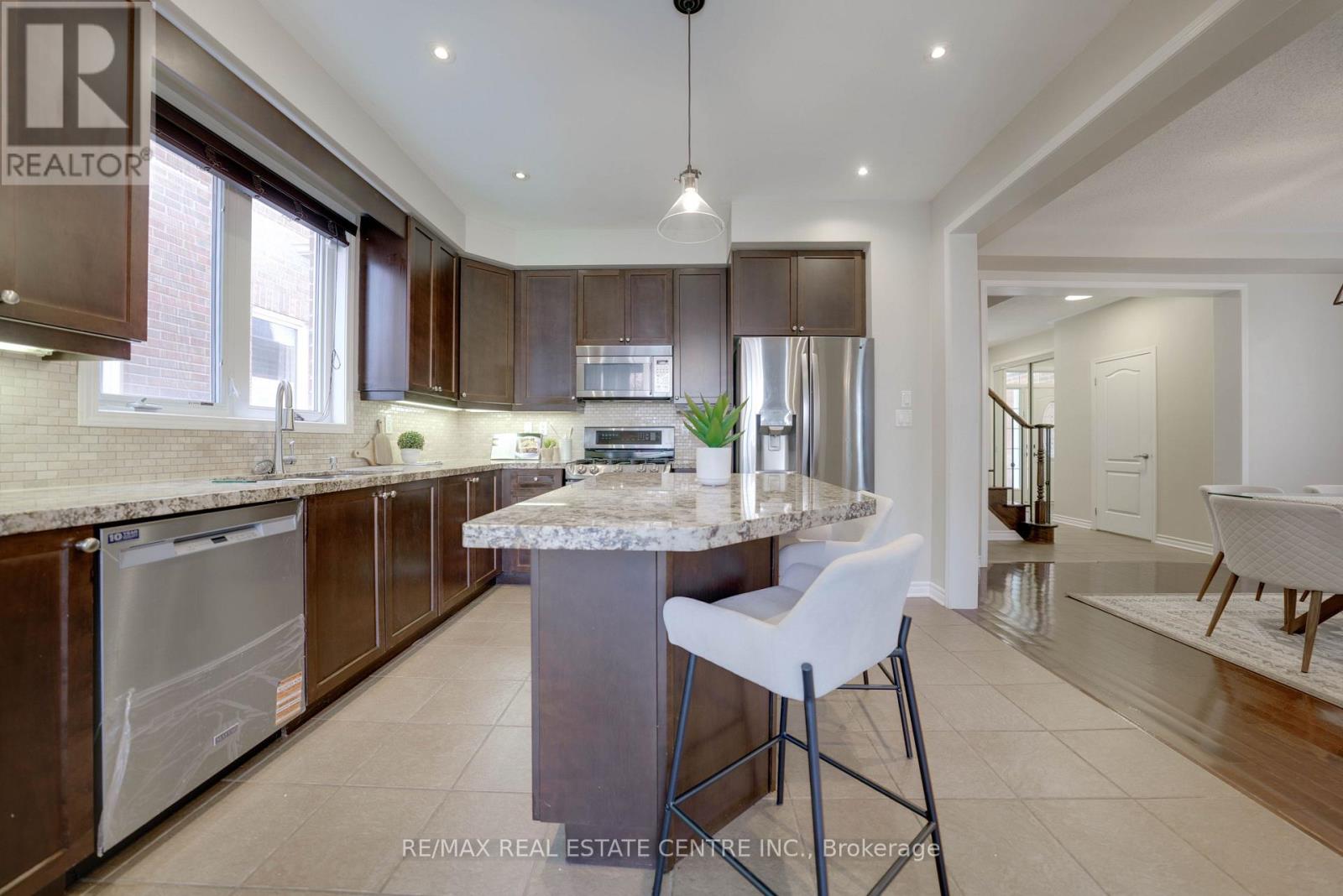907 Etherington Way, Milton, Ontario  L9T 0Z3 - Photo 9 - W13804430
