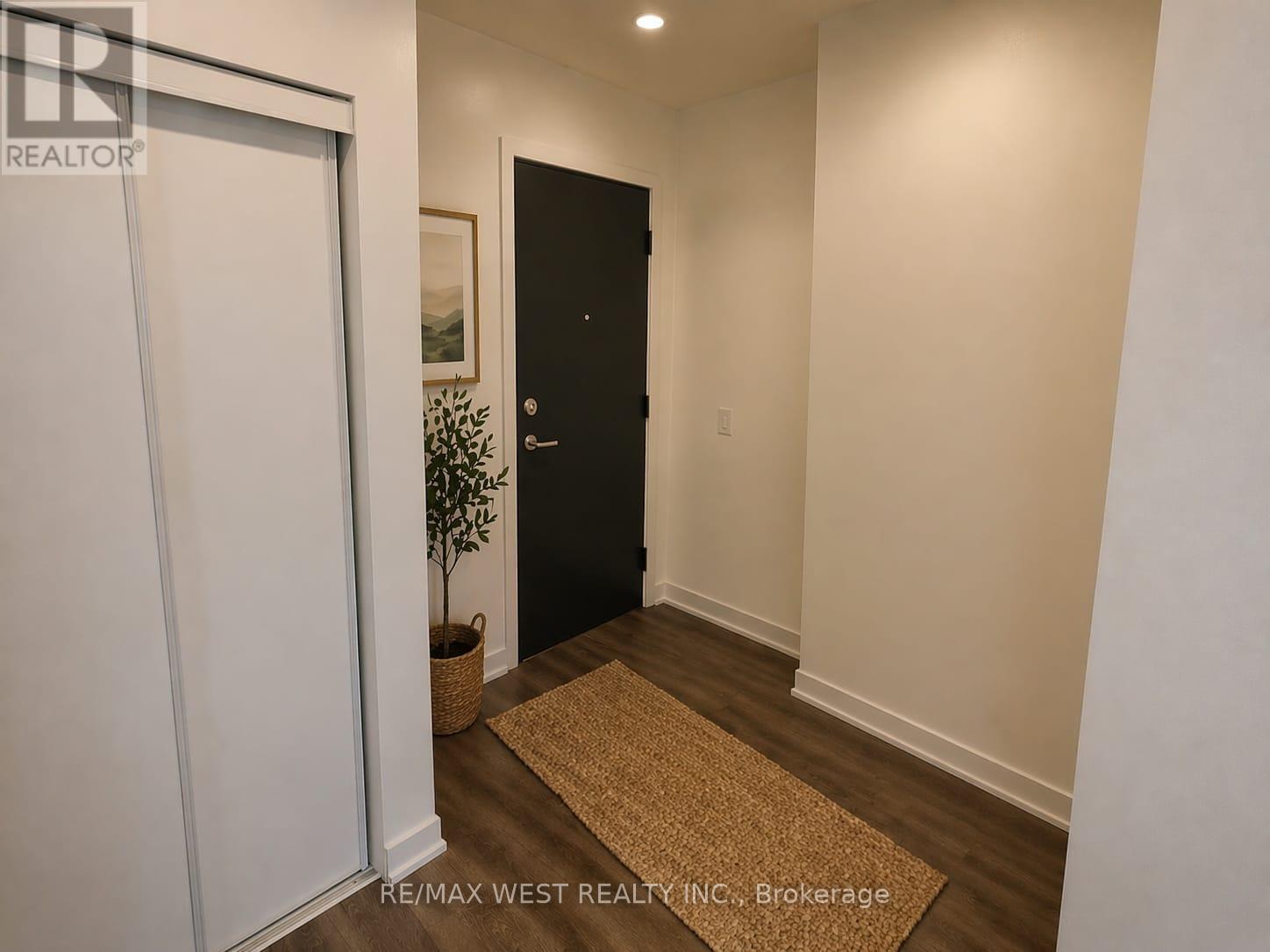 614 - 1808 St Clair Avenue W, Toronto (Weston-Pellam Park), Ontario  M6N 0C1 - Photo 2 - W13804434