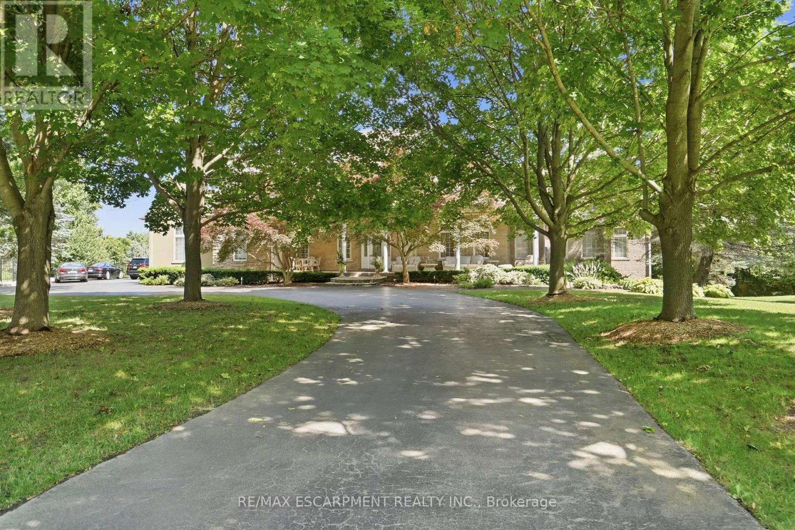 11 Palomino Drive, Hamilton, Ontario  L0R 1H3 - Photo 2 - X13804410