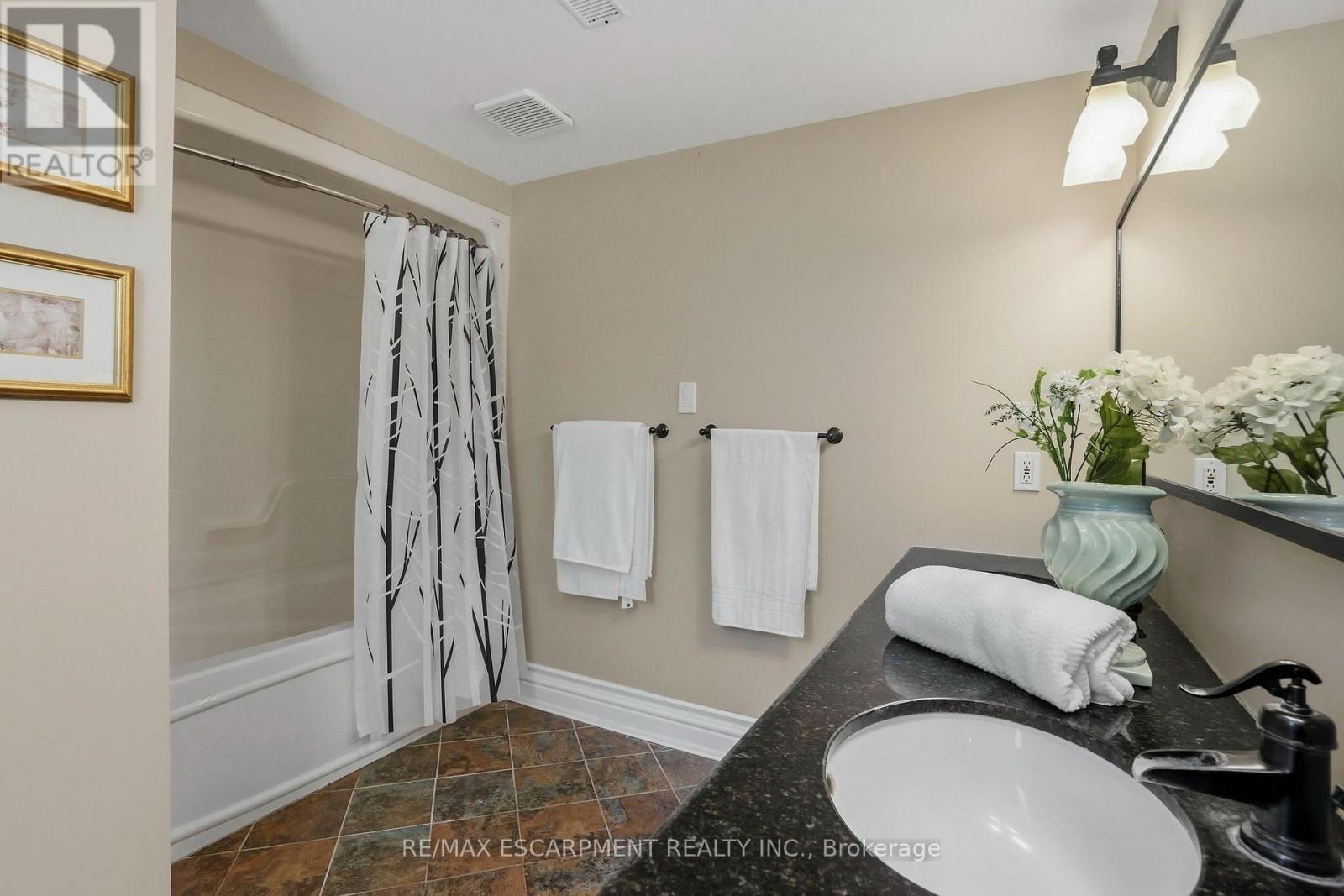 11 Palomino Drive, Hamilton, Ontario  L0R 1H3 - Photo 35 - X13804410