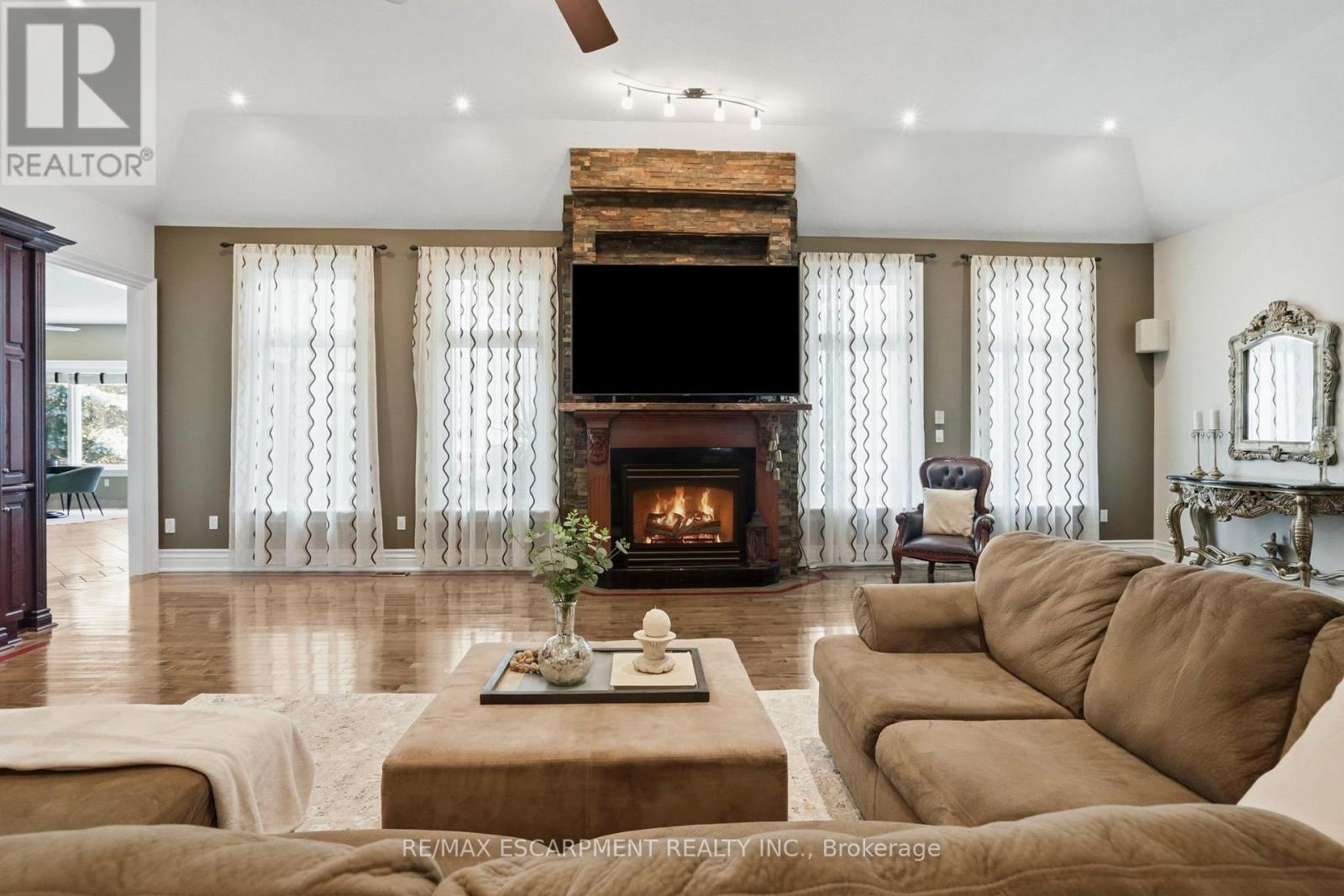 11 Palomino Drive, Hamilton, Ontario  L0R 1H3 - Photo 8 - X13804410