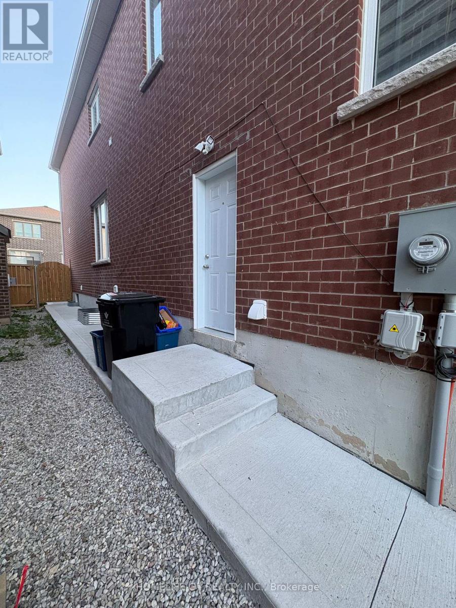 50 William Nador Street, Kitchener, Ontario  N2R 0S3 - Photo 2 - X13804412
