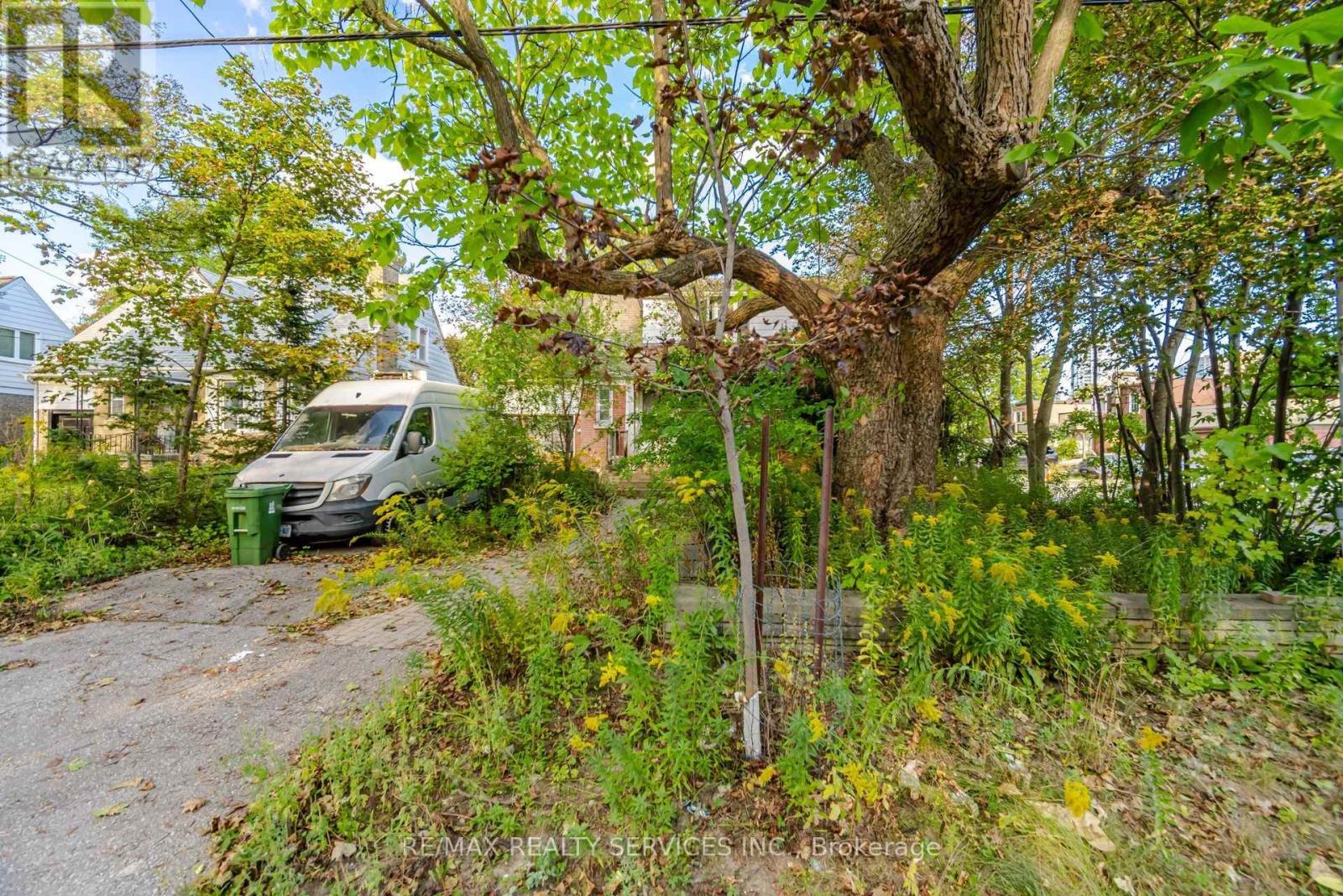 7 Ashbourne Drive, Toronto, Ontario  M9B 4H1 - Photo 10 - W13787968