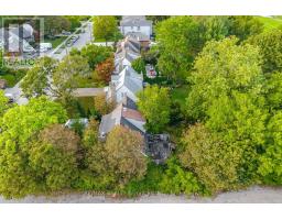 7 ASHBOURNE DRIVE, Toronto, Ontario